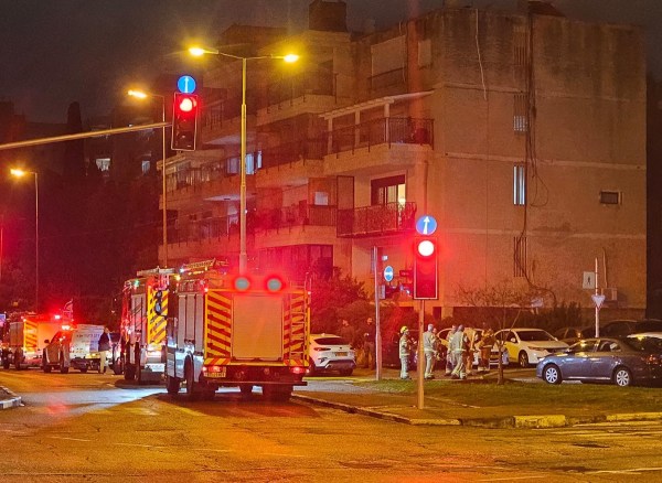 رهط: إصابة متوسطة لشاب (22 عامًا) في حادث تصادم بين مركبة وتركتورون