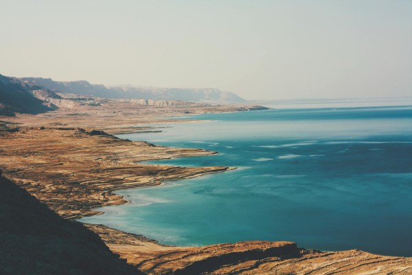 الطقس في البلاد: أمطار في أنحاء البلاد وتحذير من فيضانات في البحر الميت