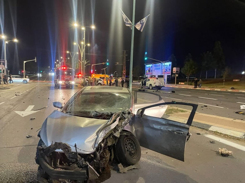 حادث مرور مروع في بئر السبع يسفر عن وفاة وإصابة خطيرة