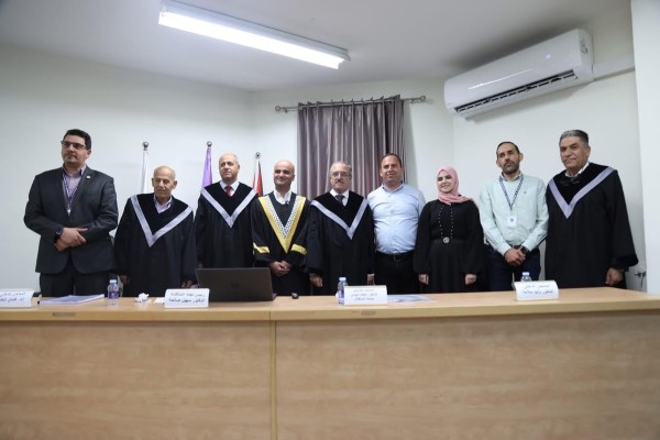 كلية الناصرة والجليل تهنئ طالبها المتميز د. محمود أبو قطيش
