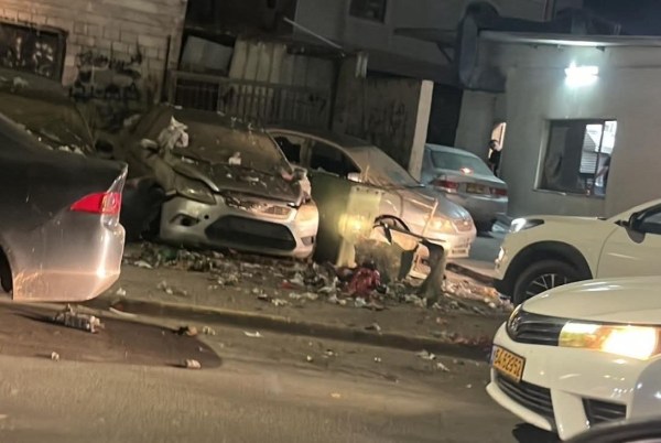 إطلاق نار وإلقاء قنبلة يدوية في رهط يسفر عن إصابات وأضرار مادية