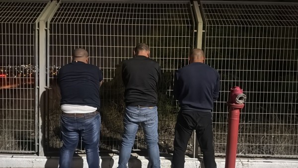 رهط: اعتقال 3 أشقاء مشتبهين بالضلوع في جريمة القتل بعد مطاردة بوليسية