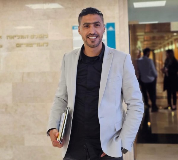 تعيين عمر محمود العمور مديراً للمركز الجماهيري في كسيفة