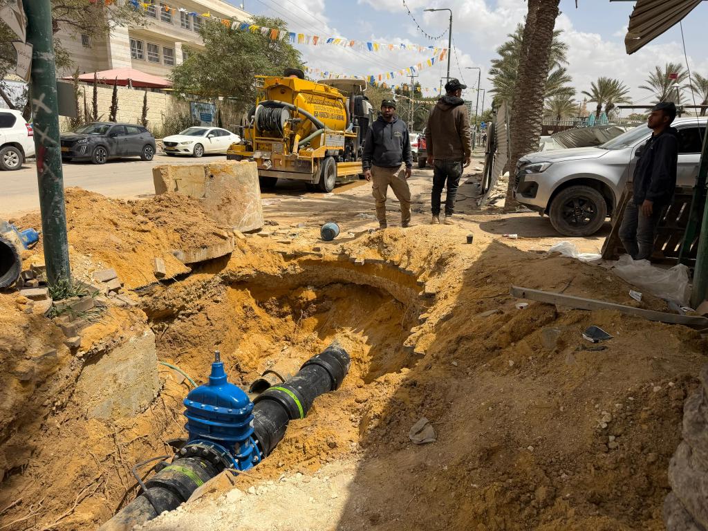 مجلس تل السبع يوضح تأخر إصلاح انقطاع المياه بسبب تمديدات كهربائية