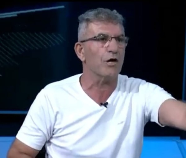 من الرقص على “تسلم الأيادي ” الى البكاء على غياب العدالة في الملاعب